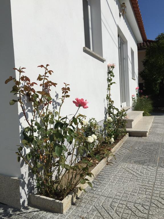 Casinha Da Vila อาร์กอสเดวัลเดเวซ ภายนอก รูปภาพ