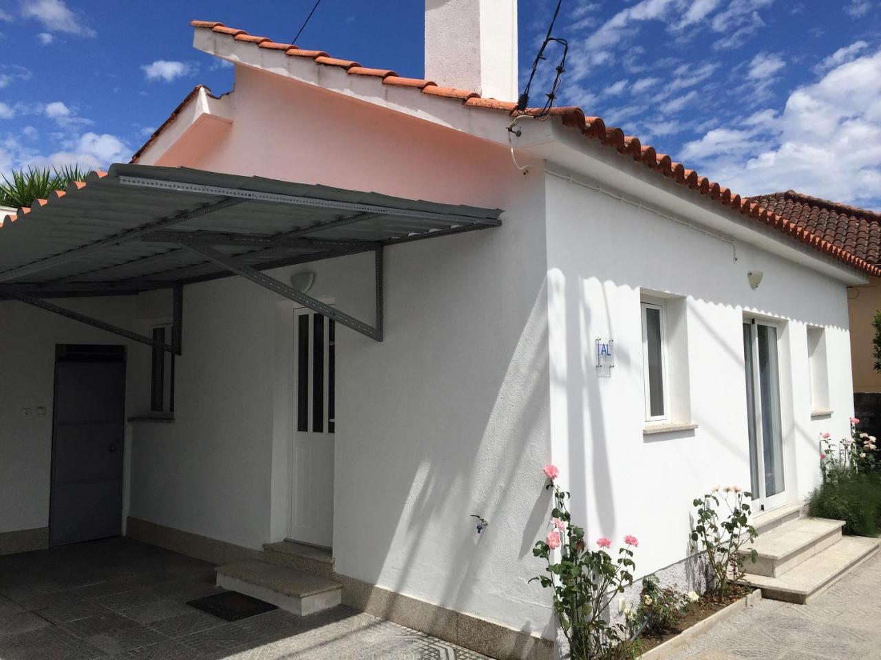 Casinha Da Vila อาร์กอสเดวัลเดเวซ ภายนอก รูปภาพ